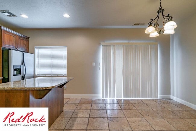 Building Photo - Beautiful Southgate Townhome!