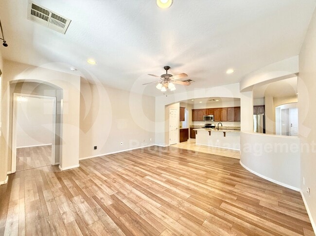 Building Photo - 2849 E Fandango Dr