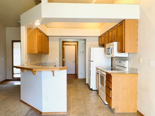 Building Photo - Great Home, Close Foothills Location