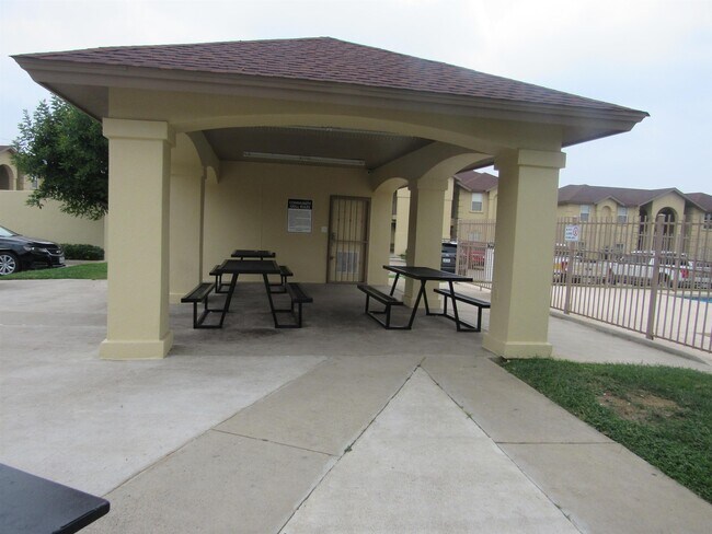 Building Photo - 9804 Cantera Ct