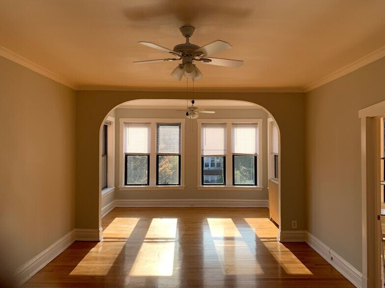 Interior Photo - Howard Beach Apartments