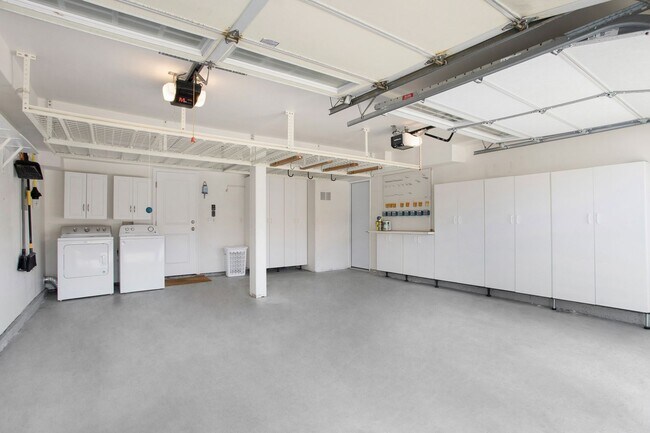 Building Photo - 218 Highland St