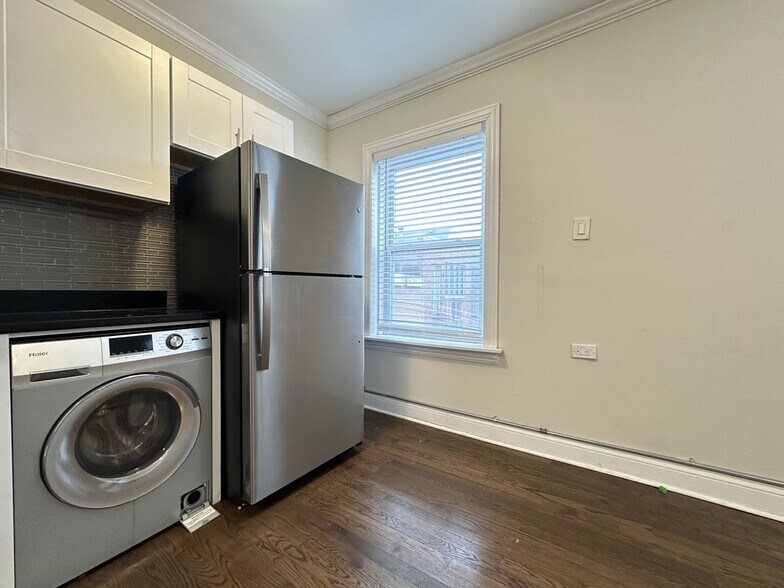 Building Photo - 2127 N Dayton St