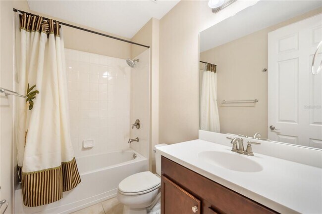 Building Photo - 13330 Palmera Vista Dr