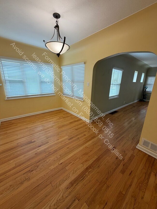 Building Photo - 2246 S Corona St