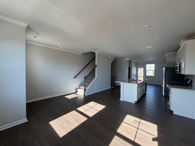 Building Photo - Carolina Springs