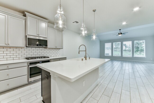 Building Photo - 11731 Tranquility Summit Dr