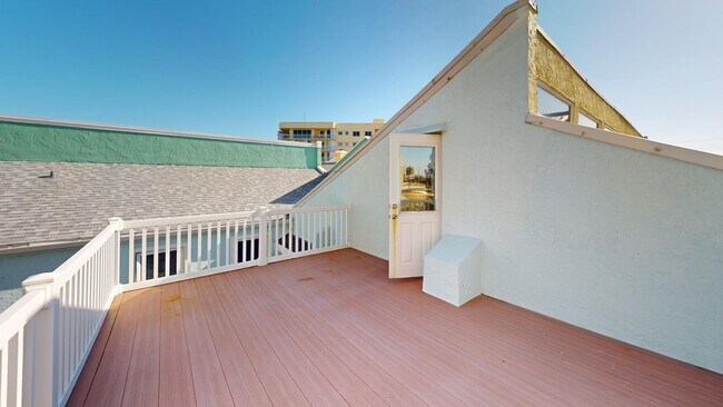 Building Photo - 959 N Hwy A1A