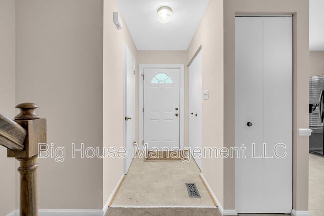 Building Photo - 44 Robin Ridge Ct