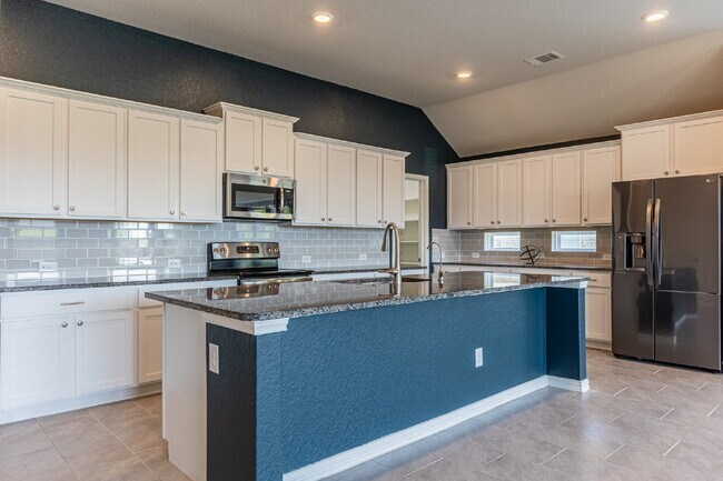 Building Photo - 2034 Carter Ln