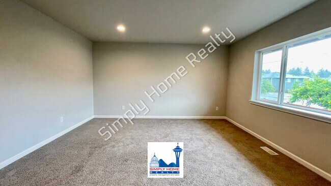 Building Photo - Step Inside to this Home with Spacious & Flexible Living!