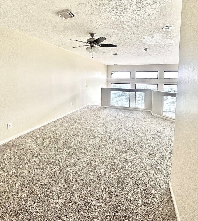 Building Photo - 807 Kipp Ave