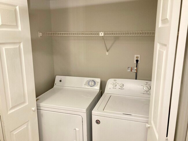 Building Photo - 141 Lamotte Dr