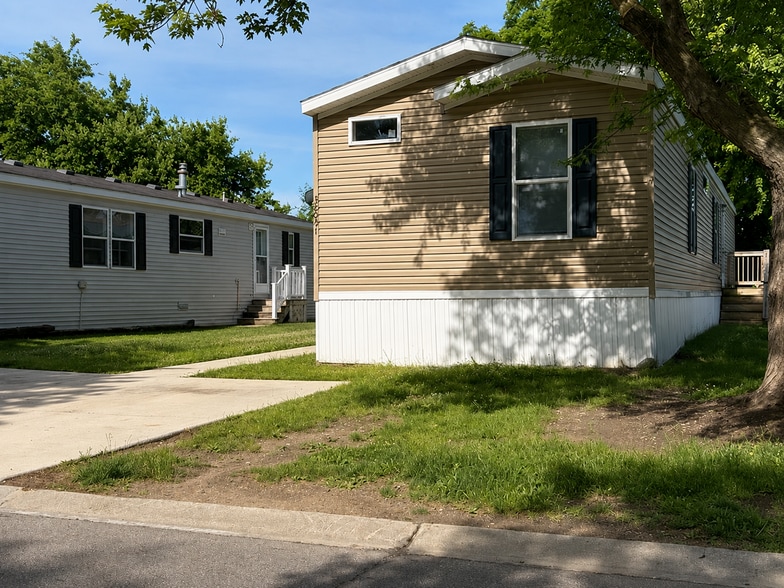 Building Photo - 38051 St Tropez Dr