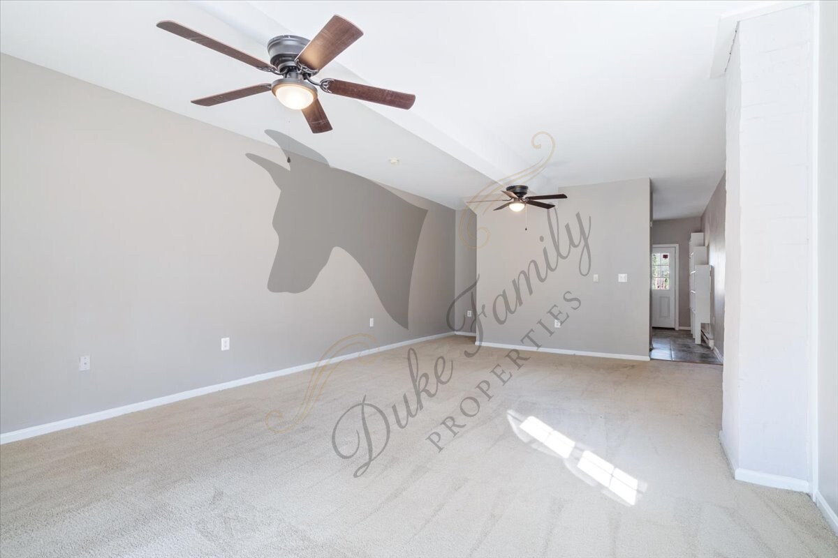 Building Photo - 608 N Queen St