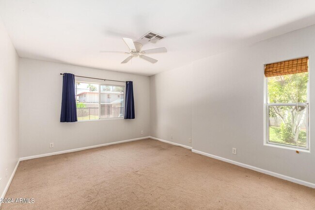 Building Photo - 4128 N 46th Pl