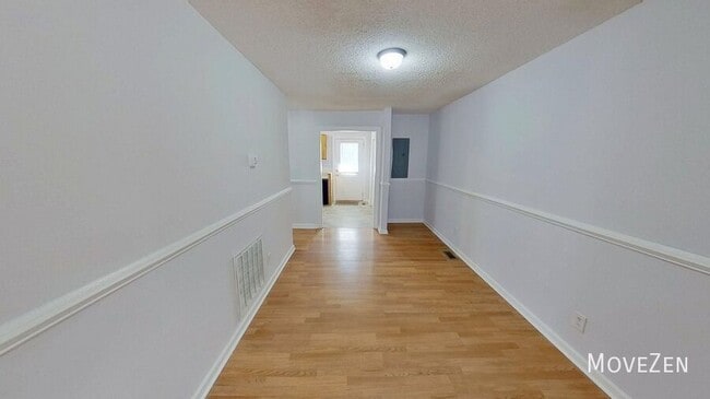 Building Photo - 333 Friendship Dr