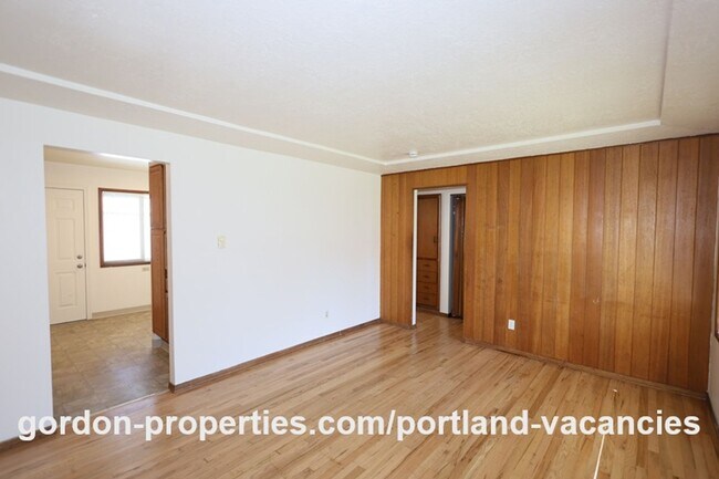 Building Photo - NE 65th Ave - North Tabor single level 1 bedroom apartment