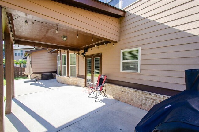 Building Photo - 4669 Sierra Creek Dr NE