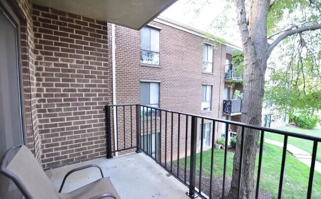 Building Photo - 3204 Spartan Rd