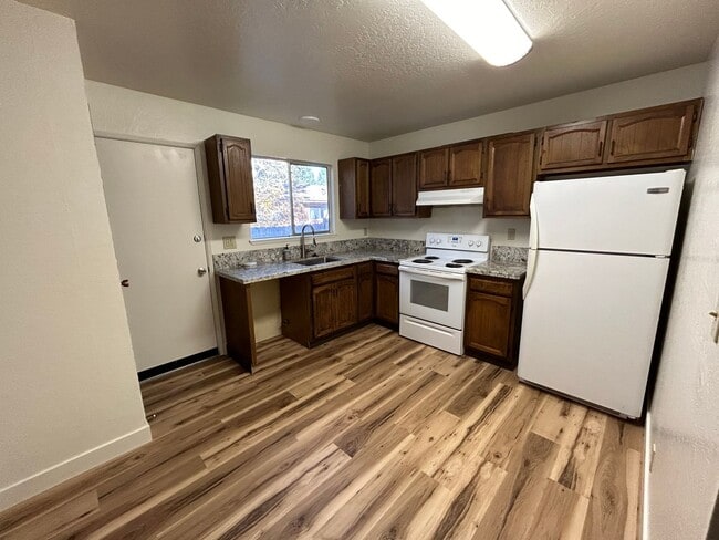 Building Photo - 2513 Ponderosa St