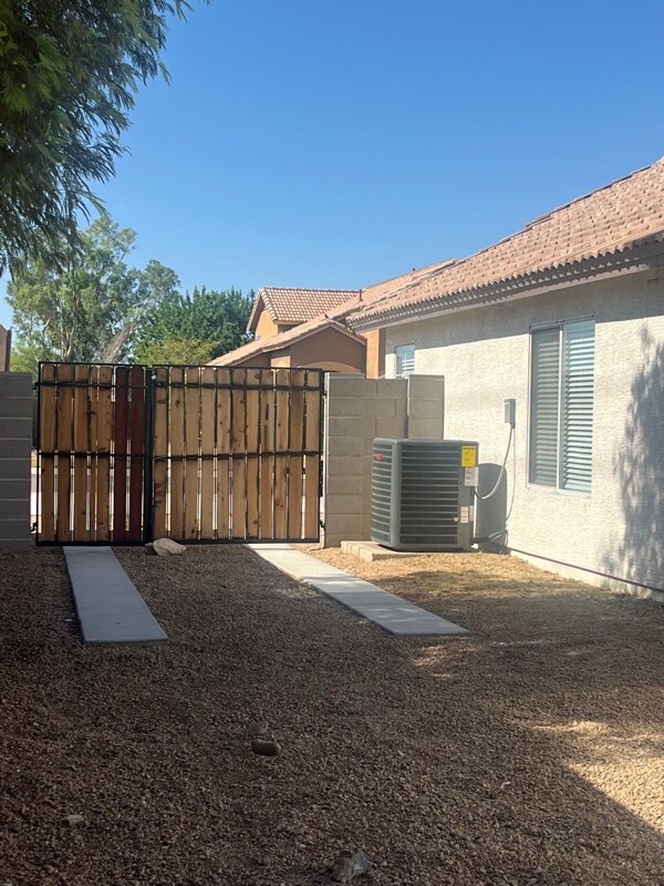 Building Photo - 7504 W Jenan Dr