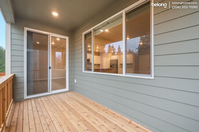 Building Photo - 3878 79th Dr NE