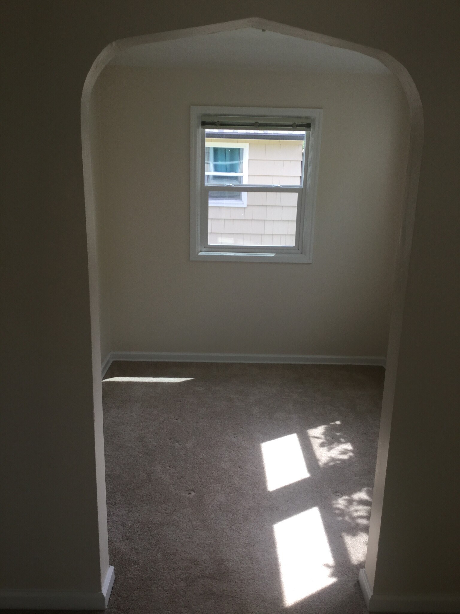 Building Photo - 212 S Center St