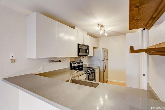 Building Photo - 785 Golden Gate Ave