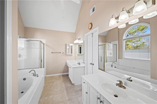 Building Photo - 2239 Snug Harbor NE