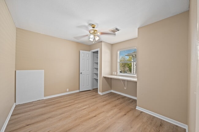 Building Photo - 10211 E Summit Canyon Dr