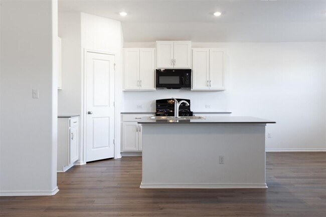 Building Photo - 124 Juniper Springs Rd