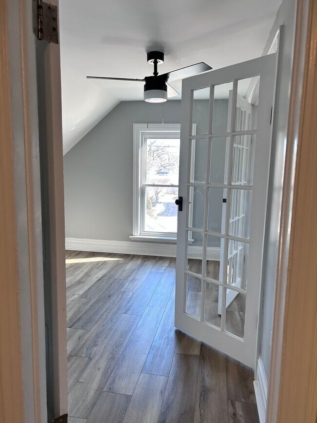 Building Photo - Beautiful 3-Bedroom / 2-Bathroom home available in Aurora