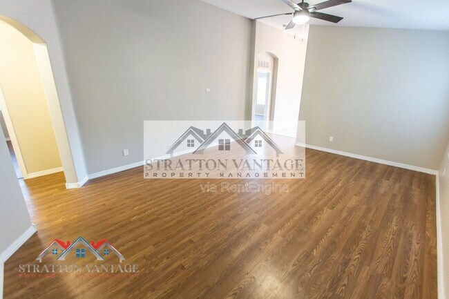 Building Photo - 6714 E Flynn Ave