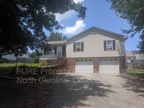 Building Photo - 3717 Signet Dr