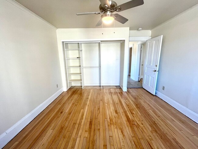 Building Photo - 3956-3958 N Murray