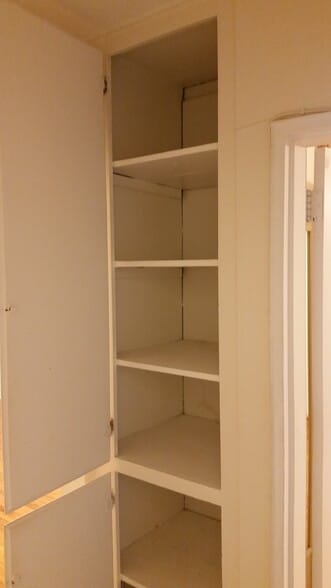 Linen Closet - 19638 Pompeii Ave