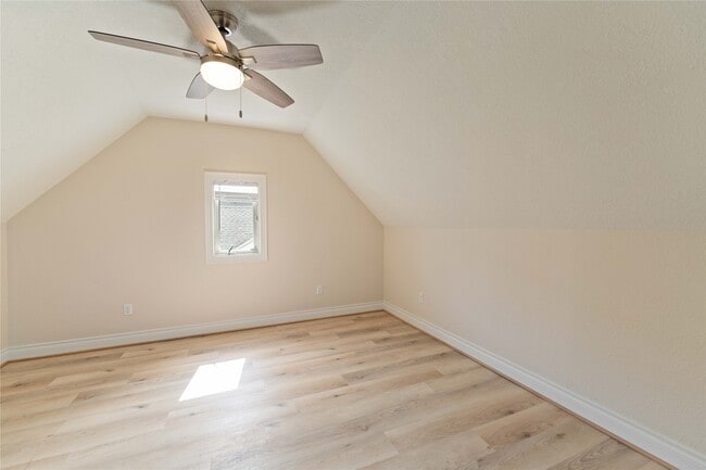 Building Photo - 2631 Persa St