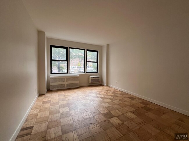 Building Photo - 236 E 36th St