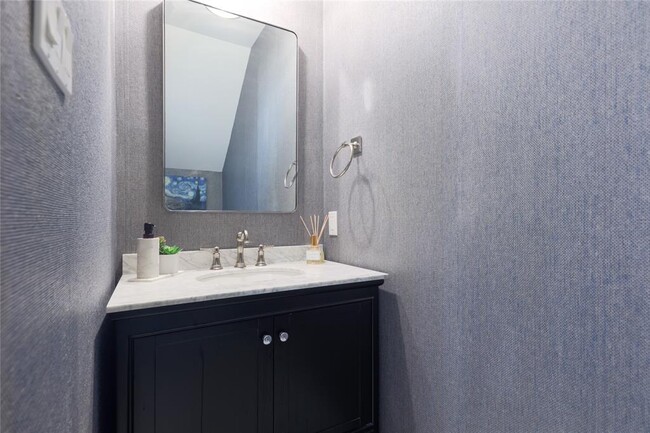 Building Photo - 1807 San Gabriel St