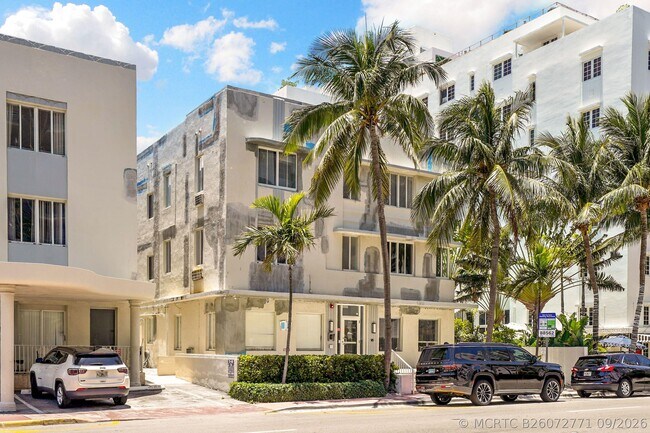 Building Photo - 3710 Collins Ave