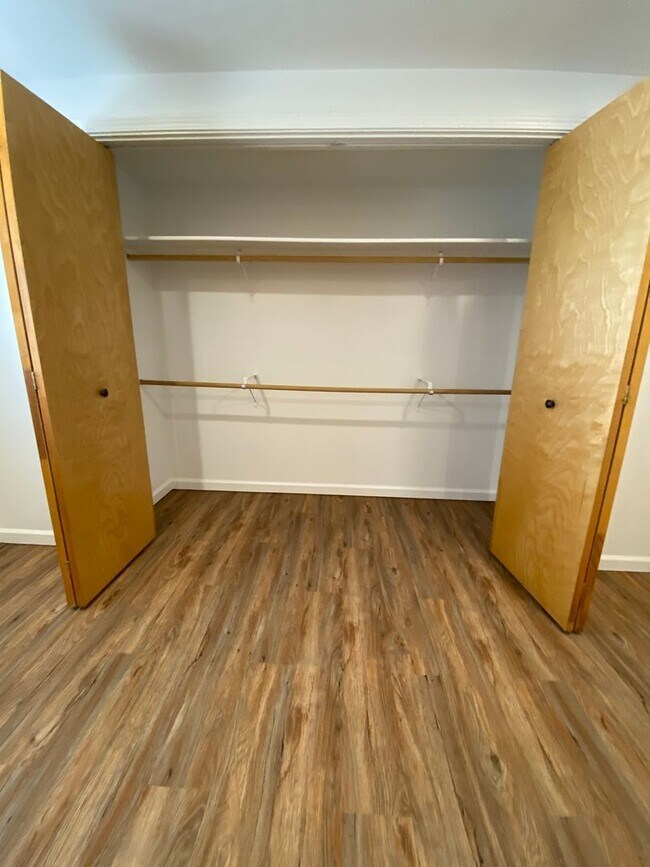 Building Photo - 1 Bedroom Home next to the Whitewater Park...
