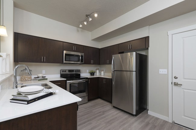 Building Photo - Bethany West