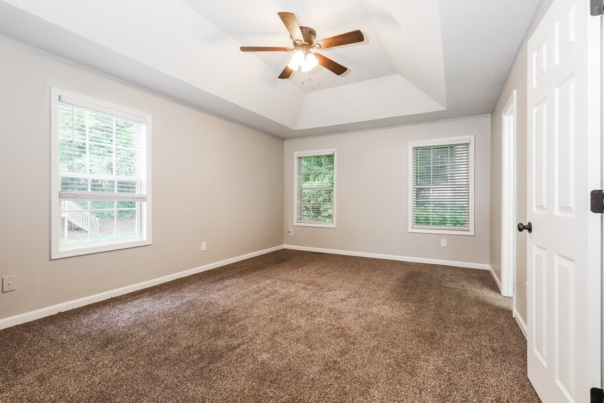 Building Photo - 2750 Old S Dr