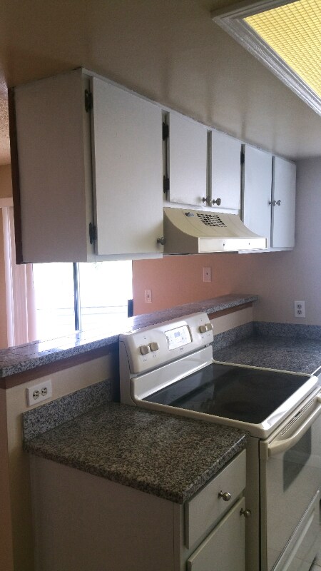 Building Photo - 17000 E Ford Dr