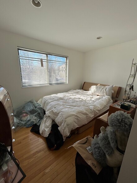 Building Photo - 22 Broadlawn Park