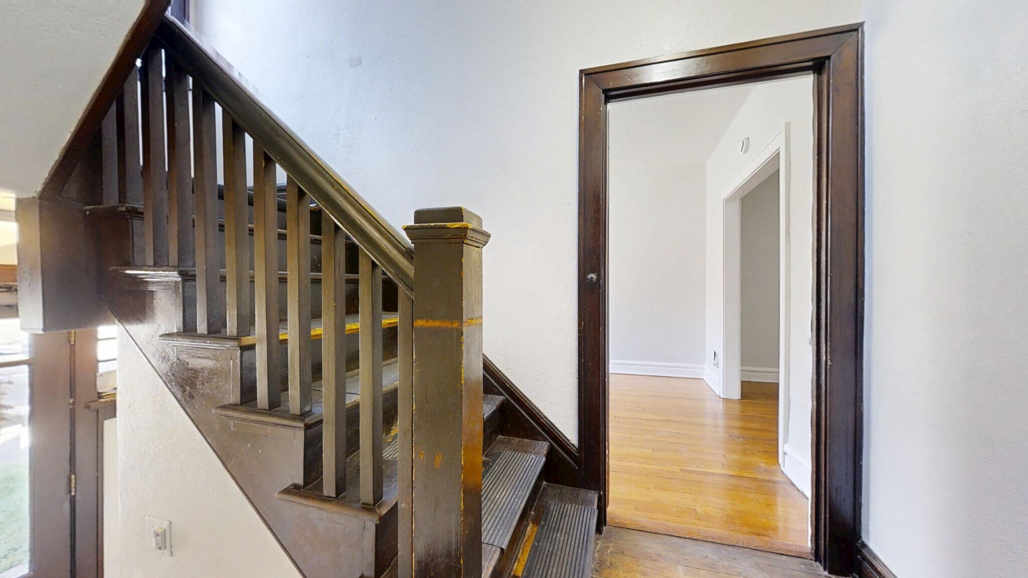 Building Photo - 3704 Fairview Ave