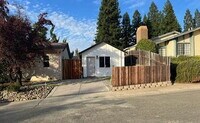 Building Photo - Newly built bungalow