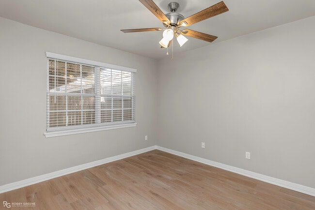 Building Photo - 10048 Alondra St