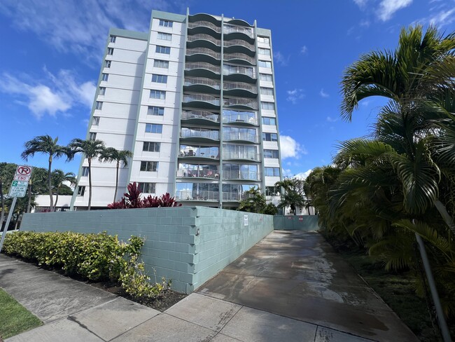 Building Photo - 710 Lunalilo St